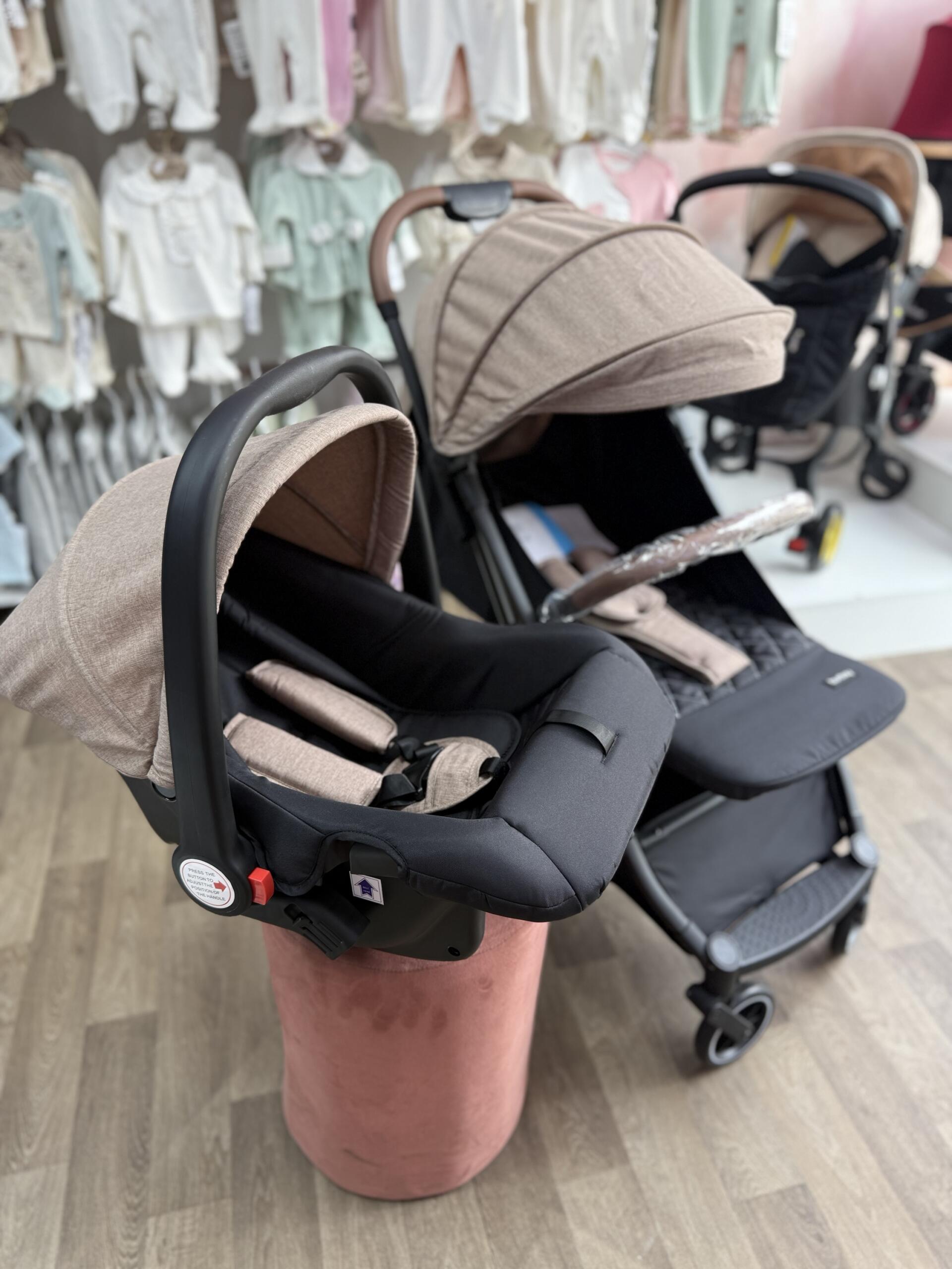 img_9751-3 Poussette valise burbay avec maxi cosi – Image 1